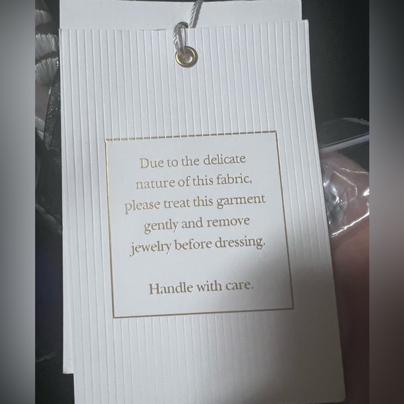 Mac Duggal NEW Embroidered Puff Sleeve Column Gown Size 6 - Picture 11 of 14